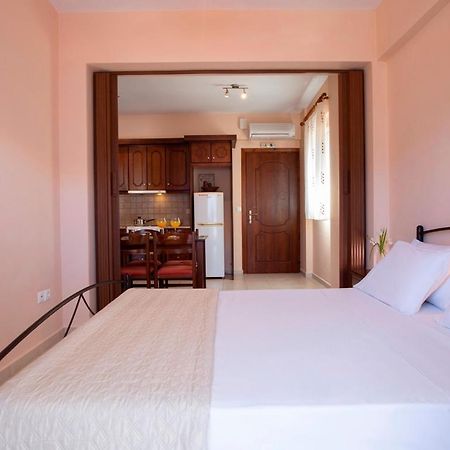 Liotrivi Apartments Vassiliki Esterno foto